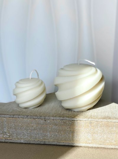 Minimalist Swirl Candle