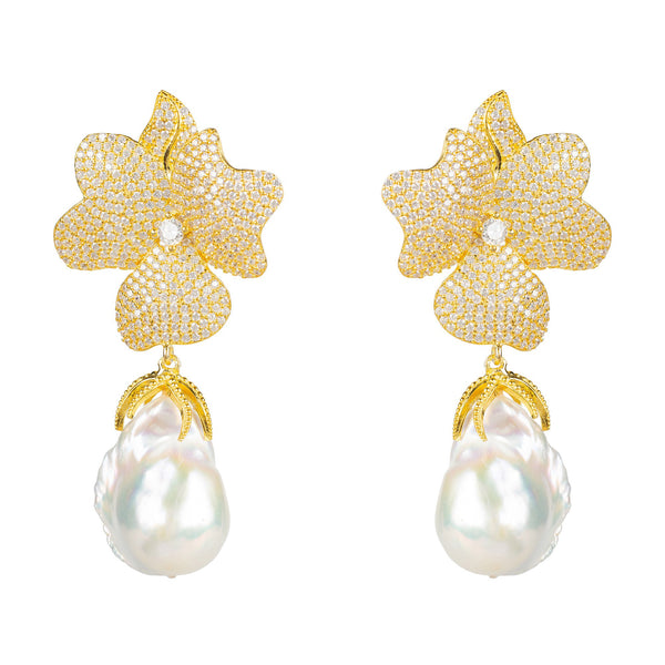 Baroque Pearl White Flower Earring Yellow Gold