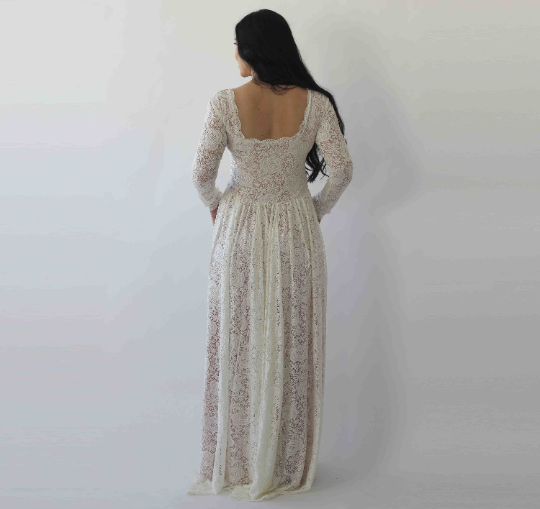 Curve & Plus Size Ivory Square Neckline Vintage Inspired Wedding Dress With Pockets, Pearl Color Lace of Roses Long Slee