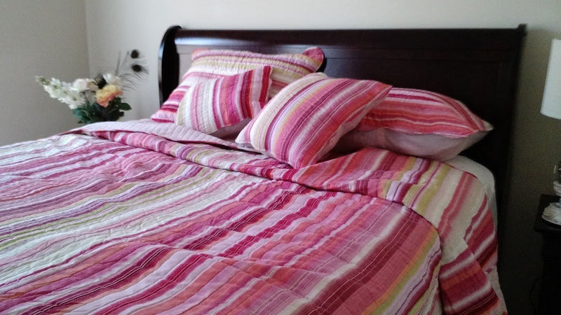 Lovely Stunning Stripes Red & Pink Reversible Quilted Coverlet Bedspread Set (DXJ101824)