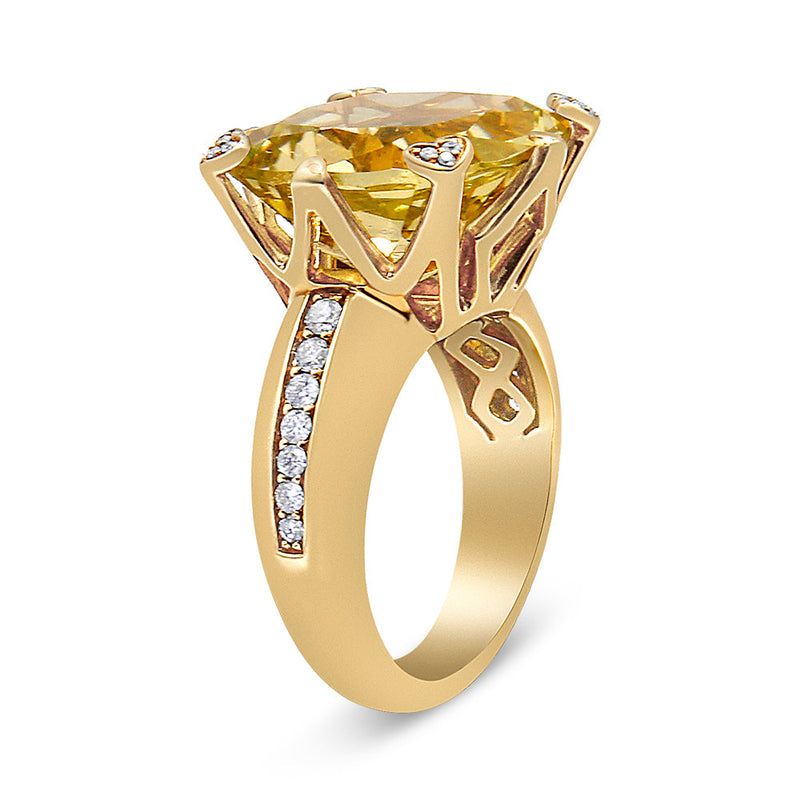 18K Yellow Gold 15x15mm Cushion Cut Lemon Quartz and 1/4 Cttw Diamond Accented Cocktail Ring (F-G Color, VS1-VS2 Clarity