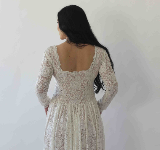 Curve & Plus Size Ivory Square Neckline Vintage Inspired Wedding Dress With Pockets, Pearl Color Lace of Roses Long Slee
