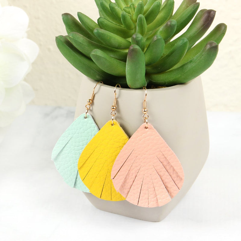 Hde2271 - Fringed Pear Shaped Leather Earrings