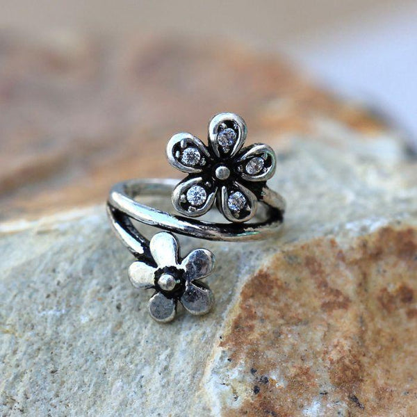Twist Style Flower Seamless Ring / Cartilage Earring