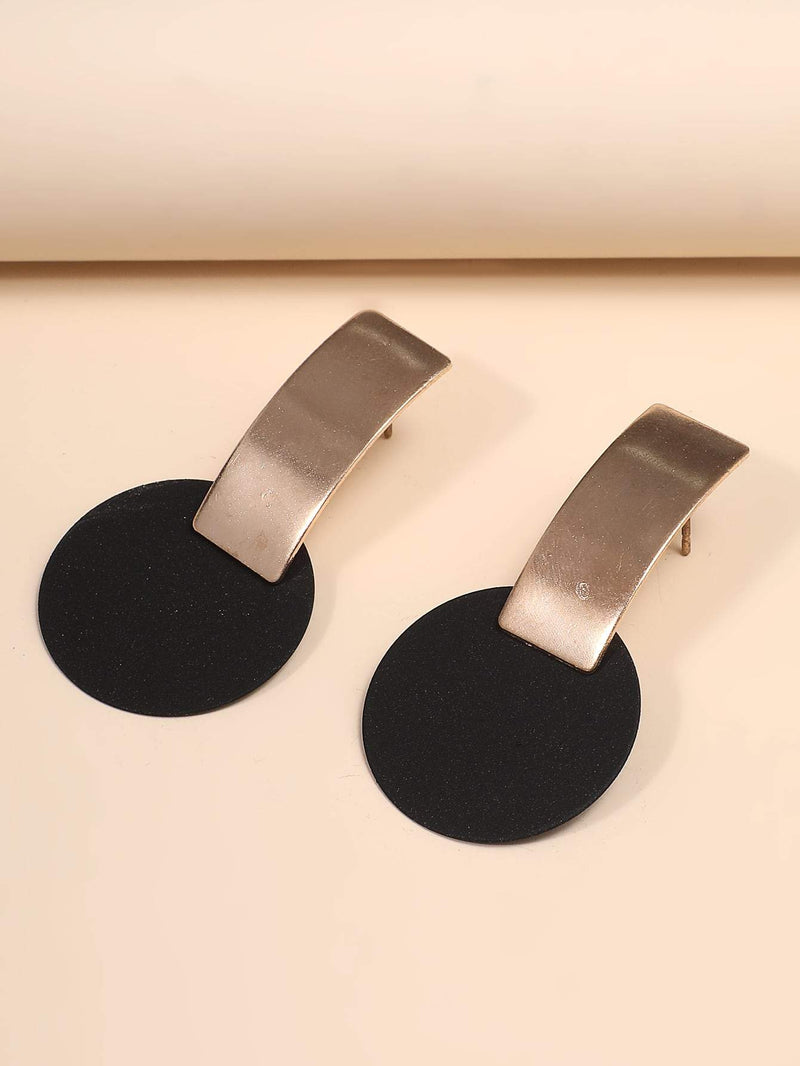 Simple & Chic Drop Earrings