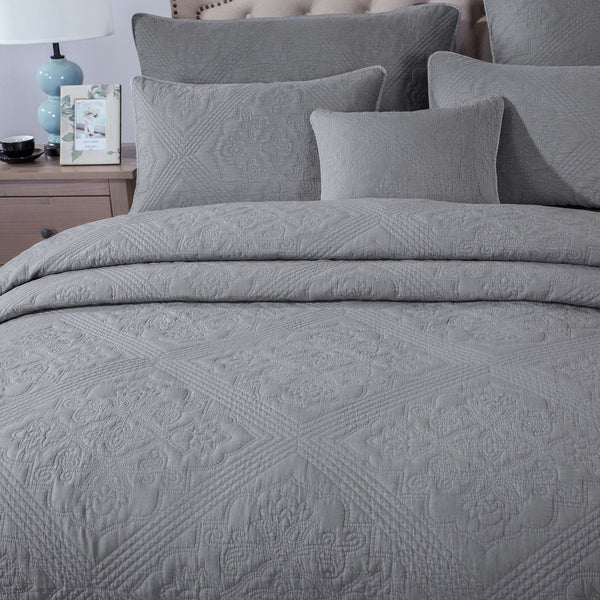 DaDa Bedding Elegant Floral Grey Diamond Pattern Quilted Coverlet Bedspread Set (JHW855)