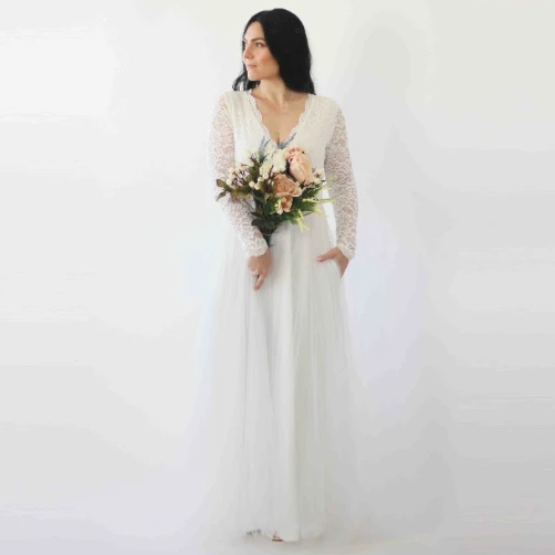Curve & Plus Size Ivory Lace Long Sleeves Wedding Dress With Pockets , Tulle and Lace Bridal Gown, Long Sleeve Wedding D