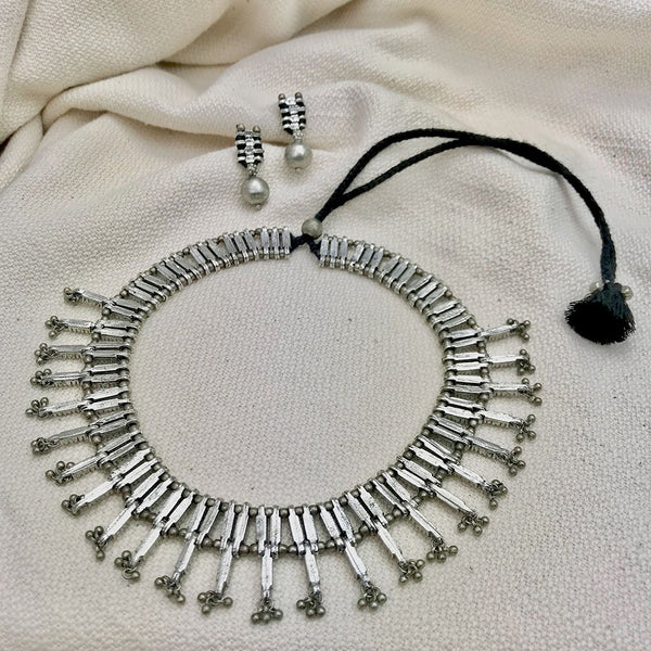 Nisha Collar Necklace
